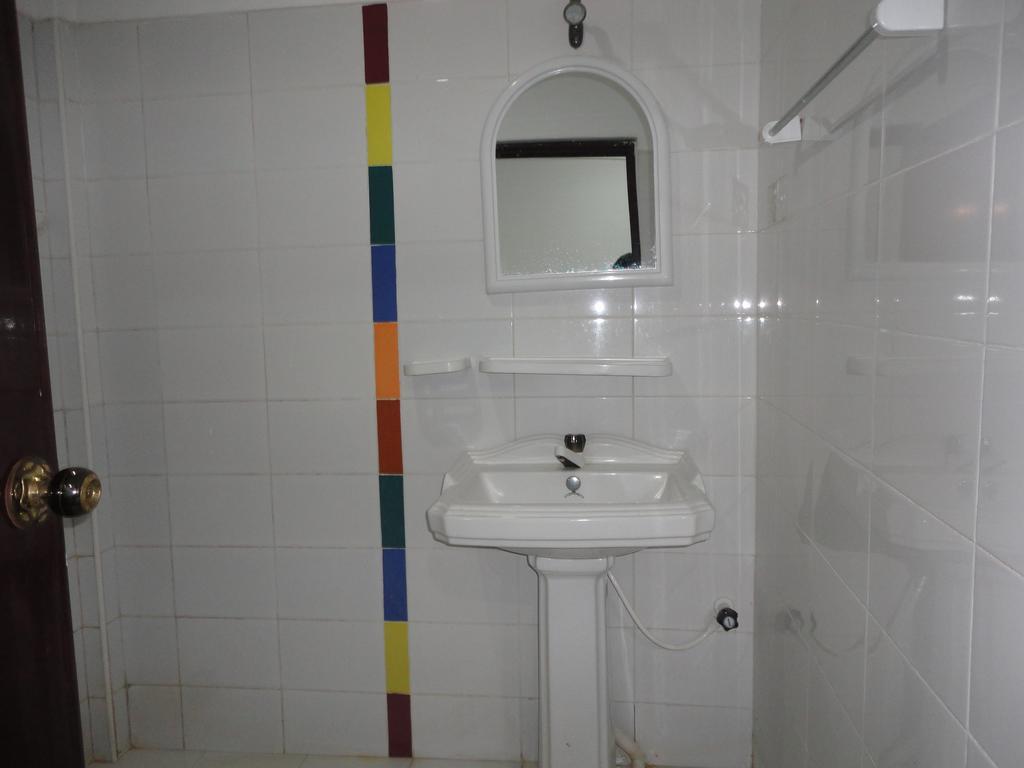 Yoho Hotel Arugambay Beach Inn Baie d'Arugam Chambre photo