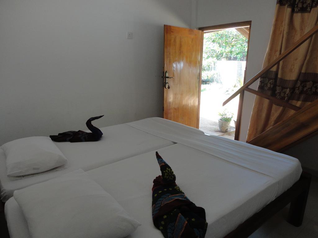 Yoho Hotel Arugambay Beach Inn Baie d'Arugam Chambre photo