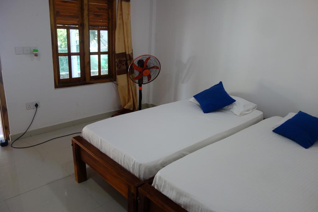 Yoho Hotel Arugambay Beach Inn Baie d'Arugam Extérieur photo