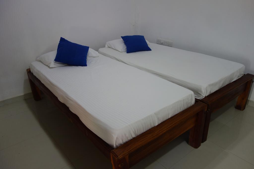 Yoho Hotel Arugambay Beach Inn Baie d'Arugam Extérieur photo